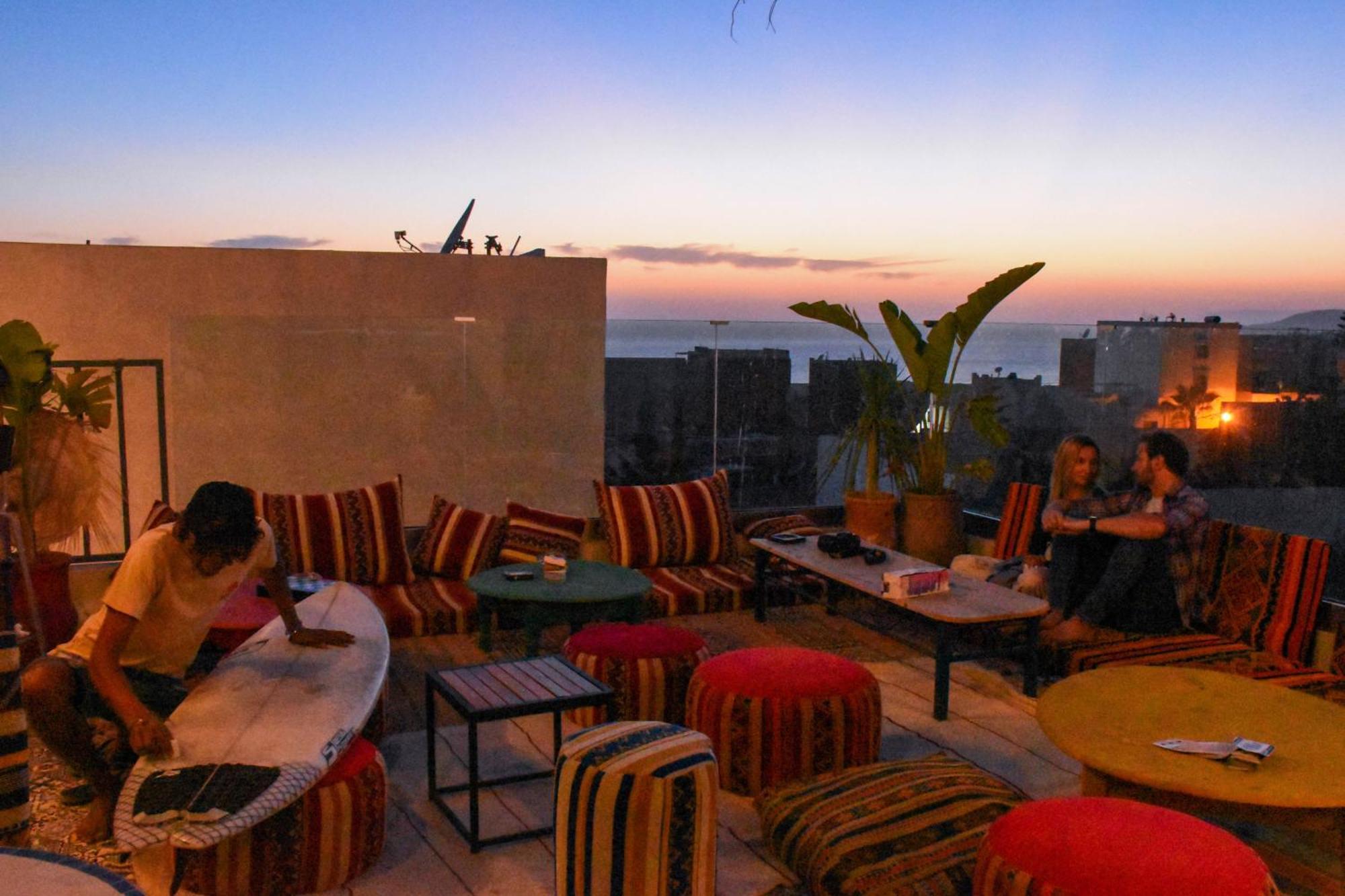 Playa Del Sol Surf House Hostel Tamraght Buitenkant foto